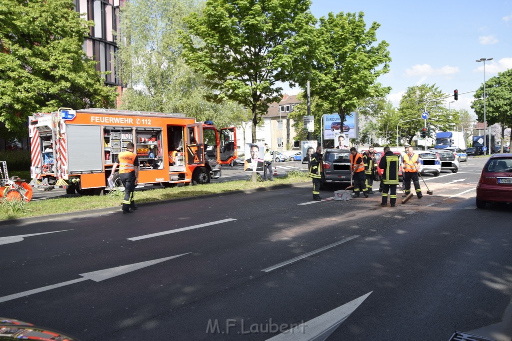 VU Koeln Bayenthal Schoenhauserstr Rheinuferstr P14.JPG - Miklos Laubert